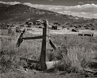 130-Graveyard-Fence