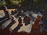 standingStones_MemoriesValult_FortWorden_R4_1133_2000x1500_H_20_G2_LessQualityWGrain