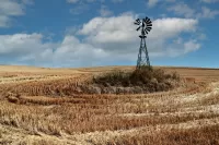 windmill_grasslands_DSC7804_sky_small_2000x1334_H_20_G2_LessQualityWGrain