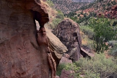 Arch guardian for slit canyon